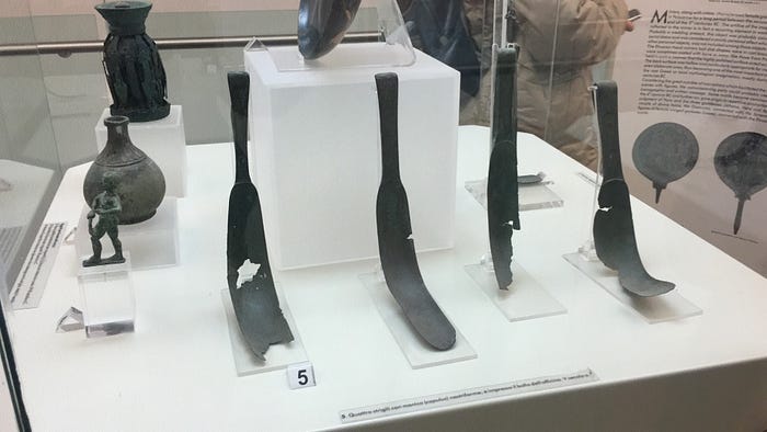 Strigil galore (none at the gift shop, alas)