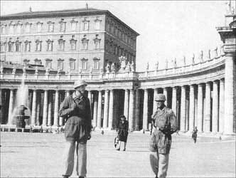  German paratroopers at St. Peter’s Square (c. 1943–1944)
