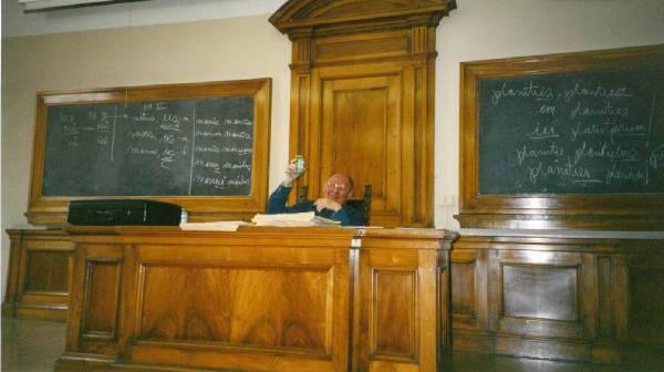Reginald Foster in his classroom at the Gregorian University, 1999 or 2000. (photo by Michael Fontaine)
