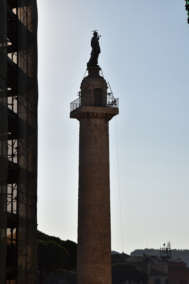 PICTURE TITLE TEX